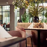 ホテル ファン デル ファルク 4*