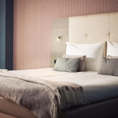 Hotel Der Valk 4*