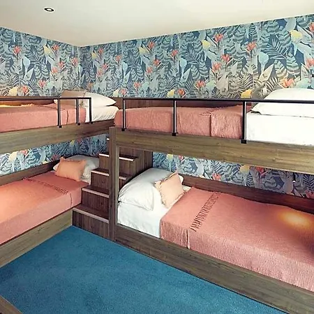 Hotel Der Valk 4*