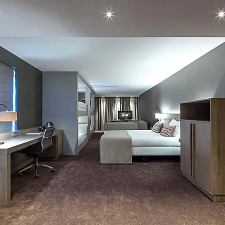 Der Valk Hotel 4*