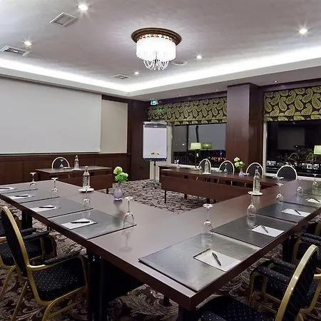 Der Valk Hotel 4*